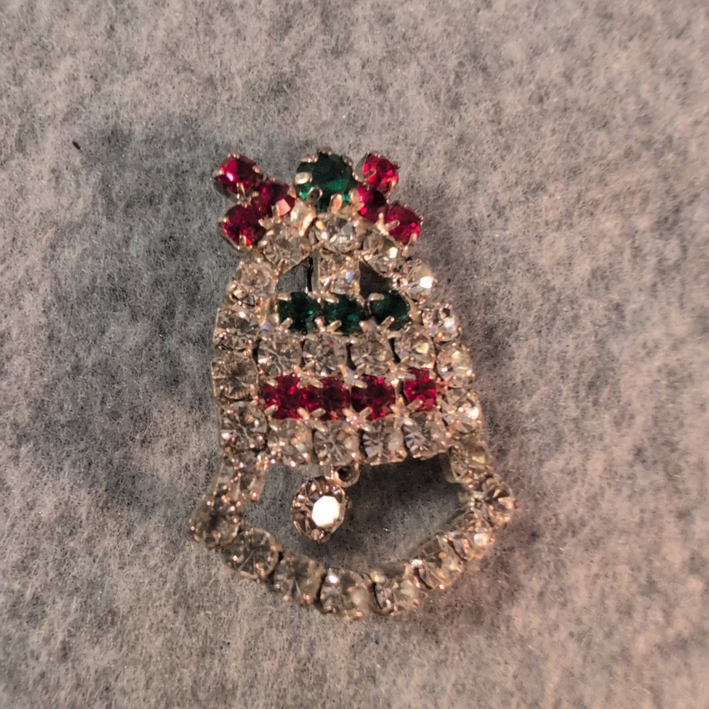 Sparkling Bell Brooch Rhinestone Christmas Holiday Pin Vintage - Picture 1 of 2